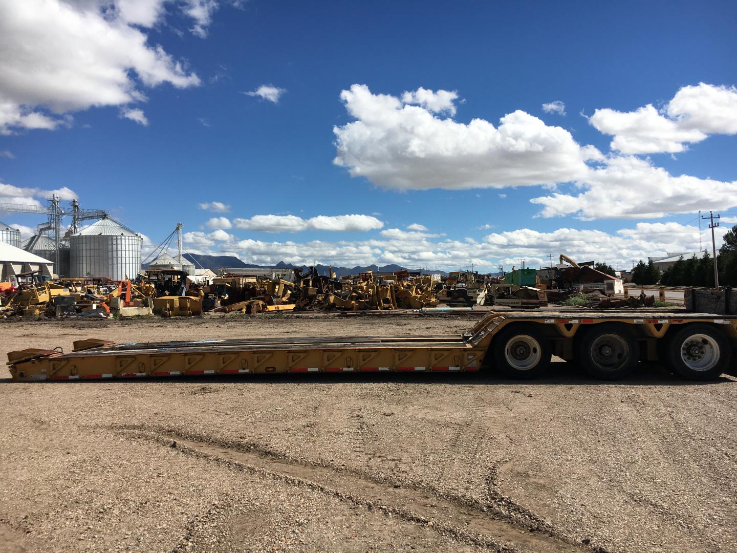 ./imagenes/INVOICE/2019/17190/LOW BOY TRAIL KING TK120HD6-523 (15).JPG